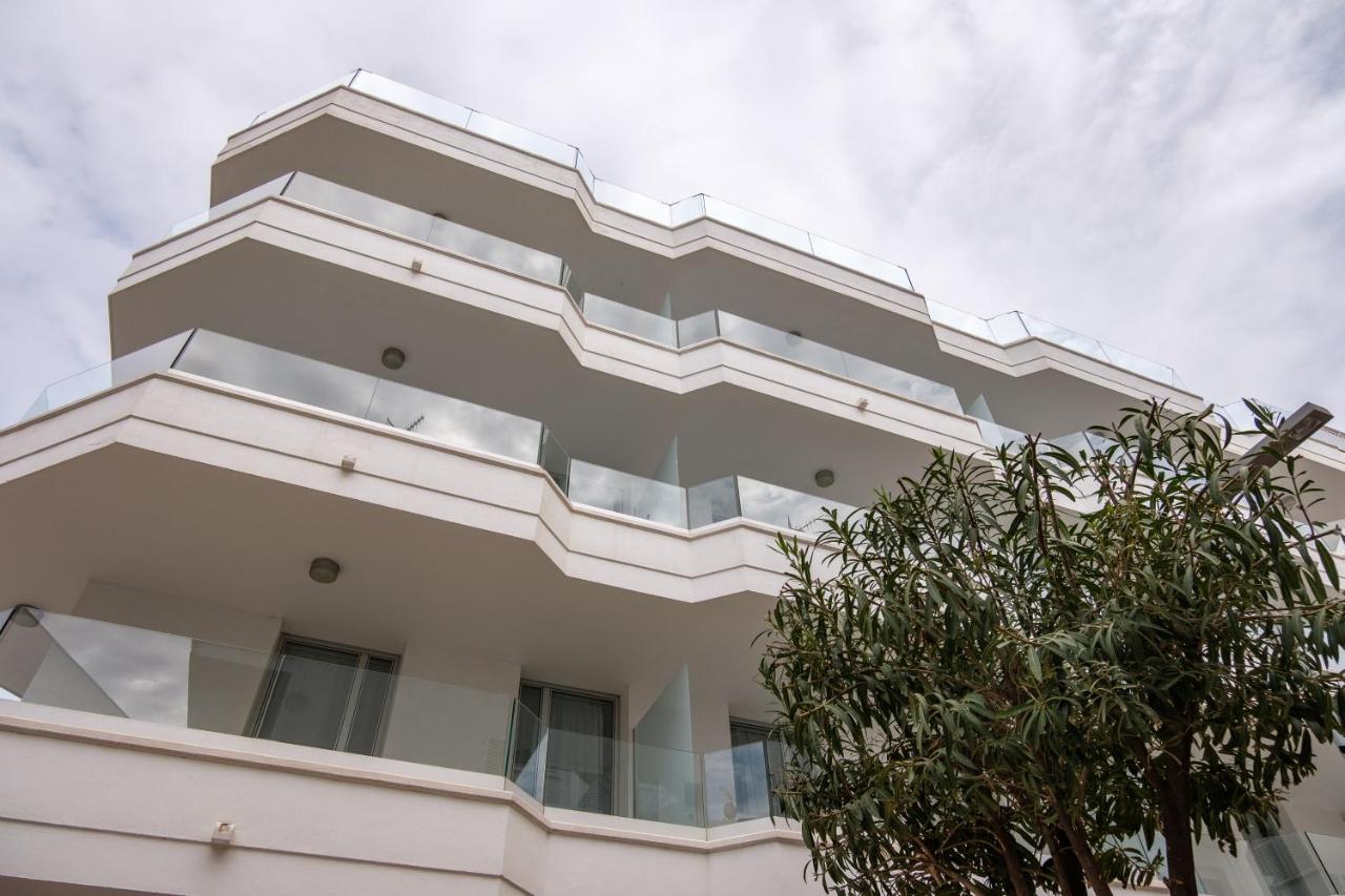 Sea Breeze Apartments 卡拉米洛 外观 照片