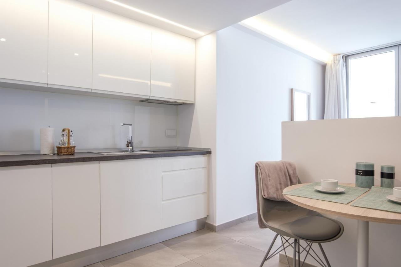 Sea Breeze Apartments 卡拉米洛 外观 照片