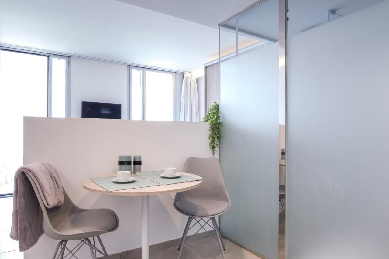 Sea Breeze Apartments 卡拉米洛 外观 照片