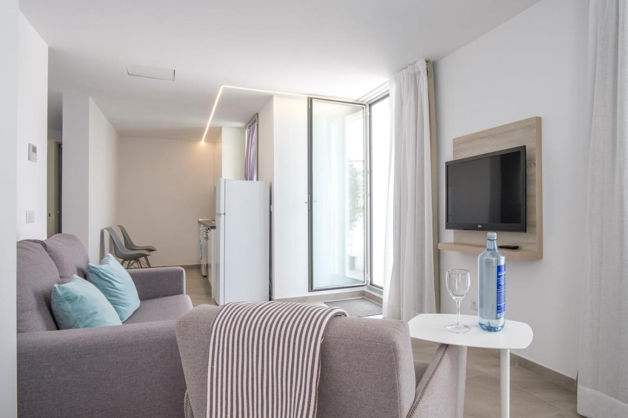 Sea Breeze Apartments 卡拉米洛 外观 照片