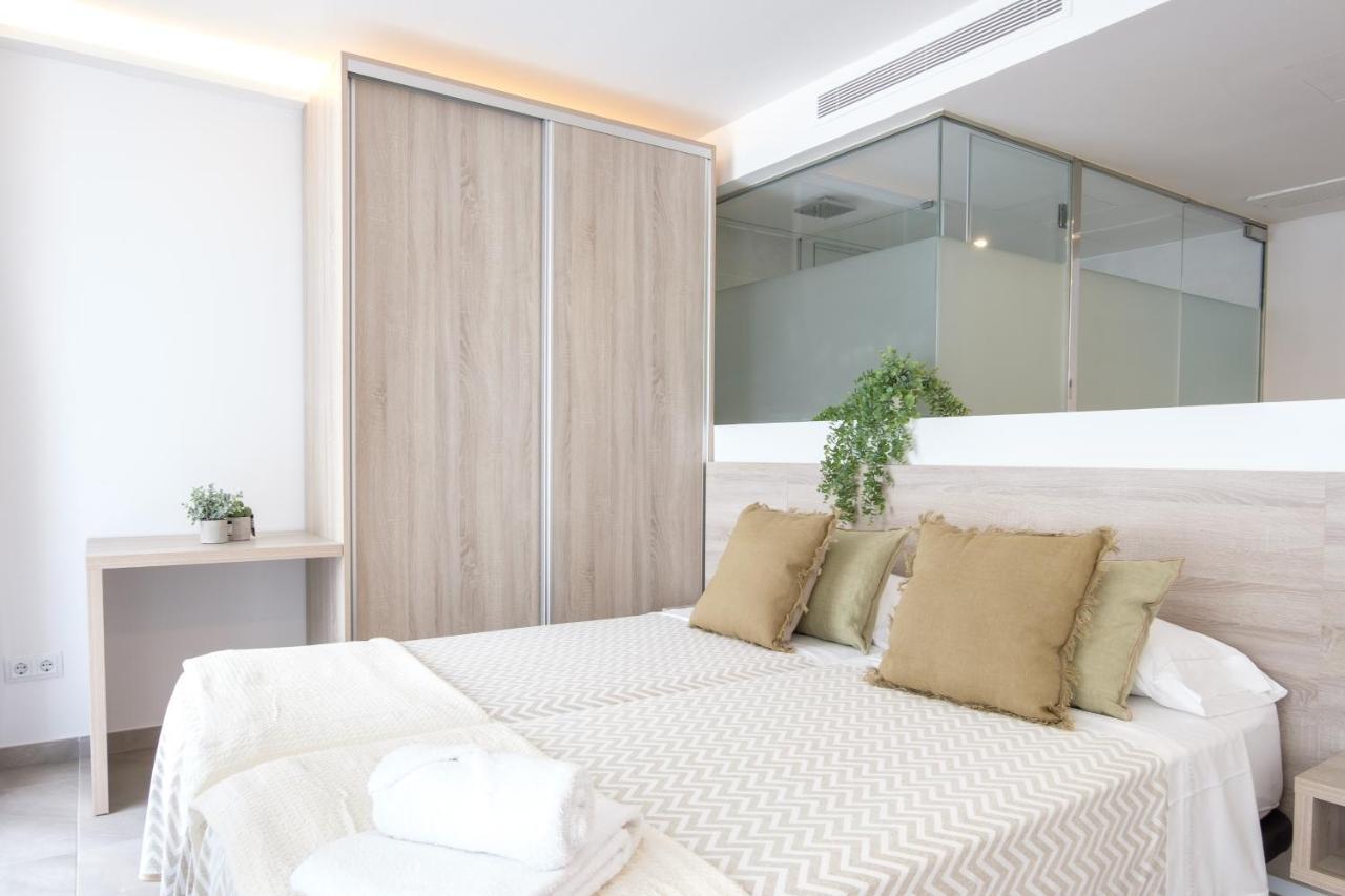 Sea Breeze Apartments 卡拉米洛 外观 照片
